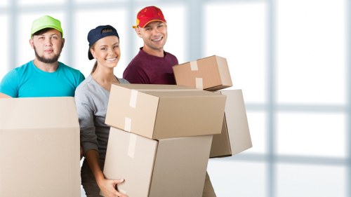 Complaint resolution and fair review in a moving service